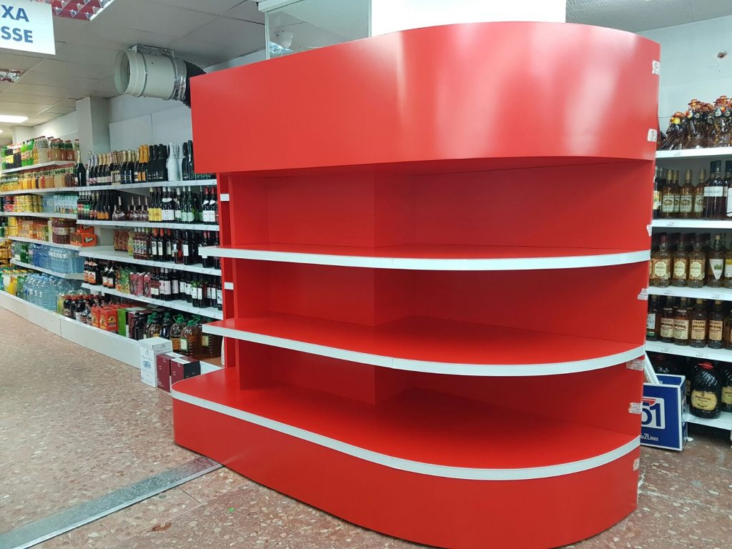 Mobiliari per supermercats mobles a mida per a botelleria a Andorra a fusteria Art som especialistes en tot tipus de mobles per a supermercats i botigues